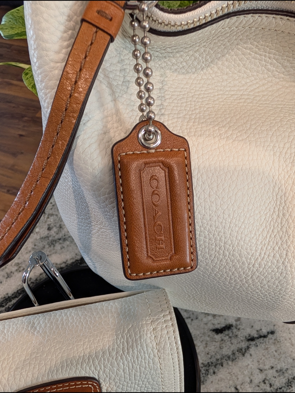 Coach Soho White Pebbled Leather w/Brown Leather Buckle Strap w/Matching Wallet - Picture 2 of 14